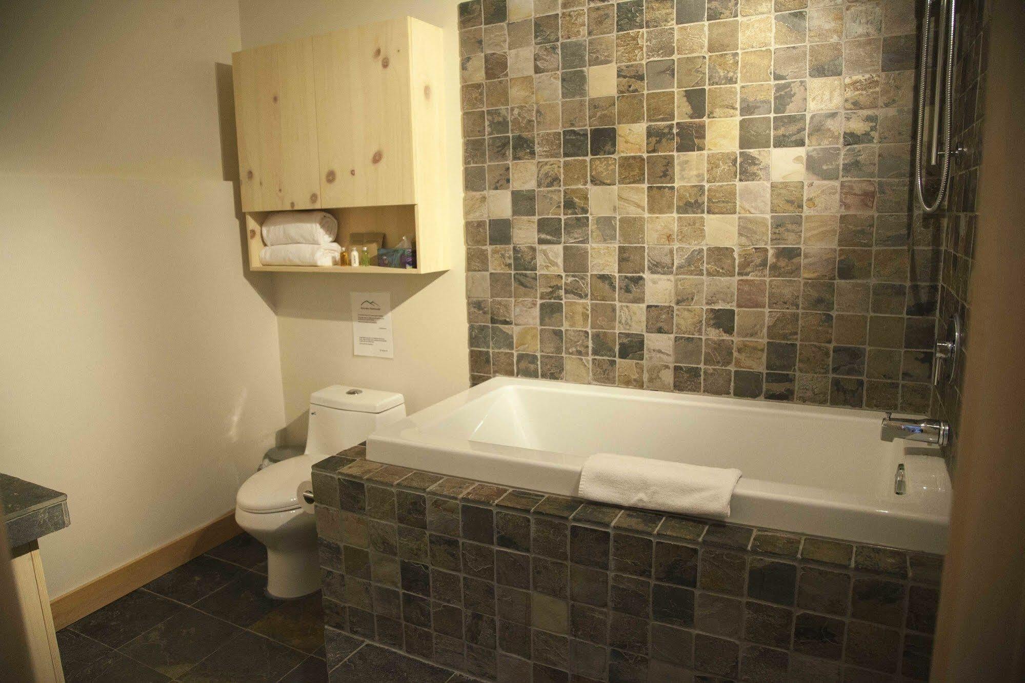 Eco Spa Highland Grenville-Sur-La-Rouge Εξωτερικό φωτογραφία